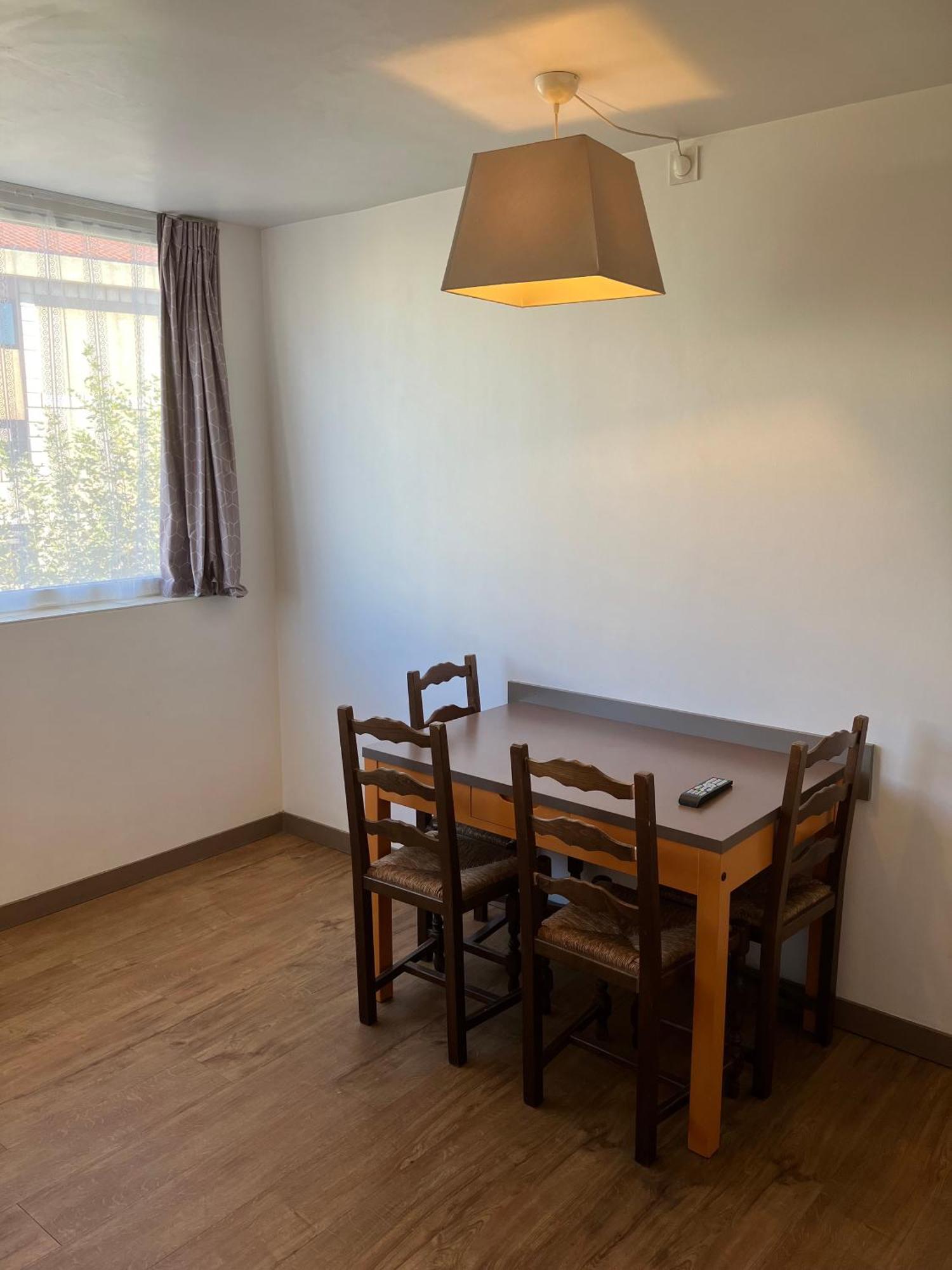 2 Pieces Avec Piscine, 150 M De La Plage. Apartment *